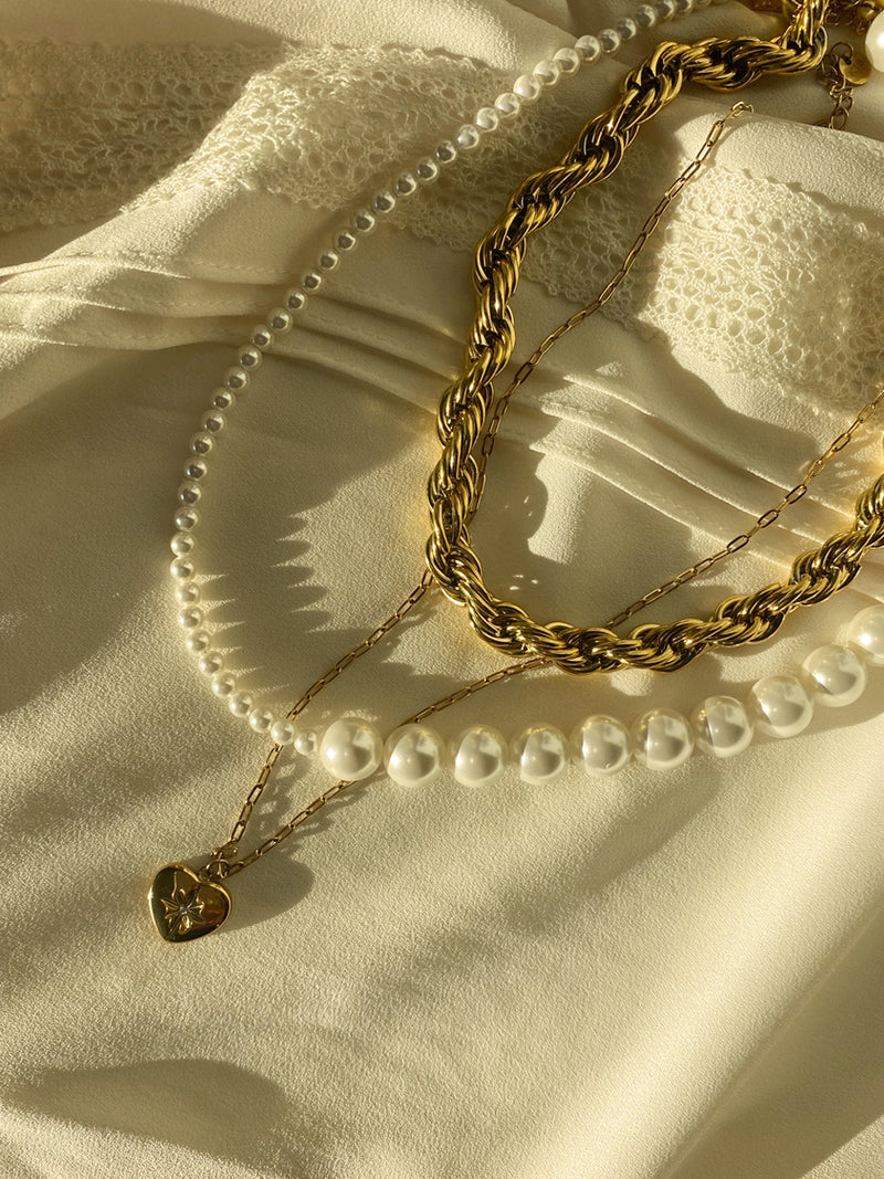 NANA NECKLACE