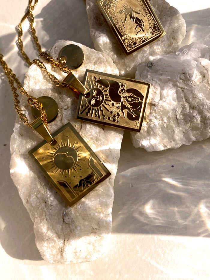 LA LUNE NECKLACE