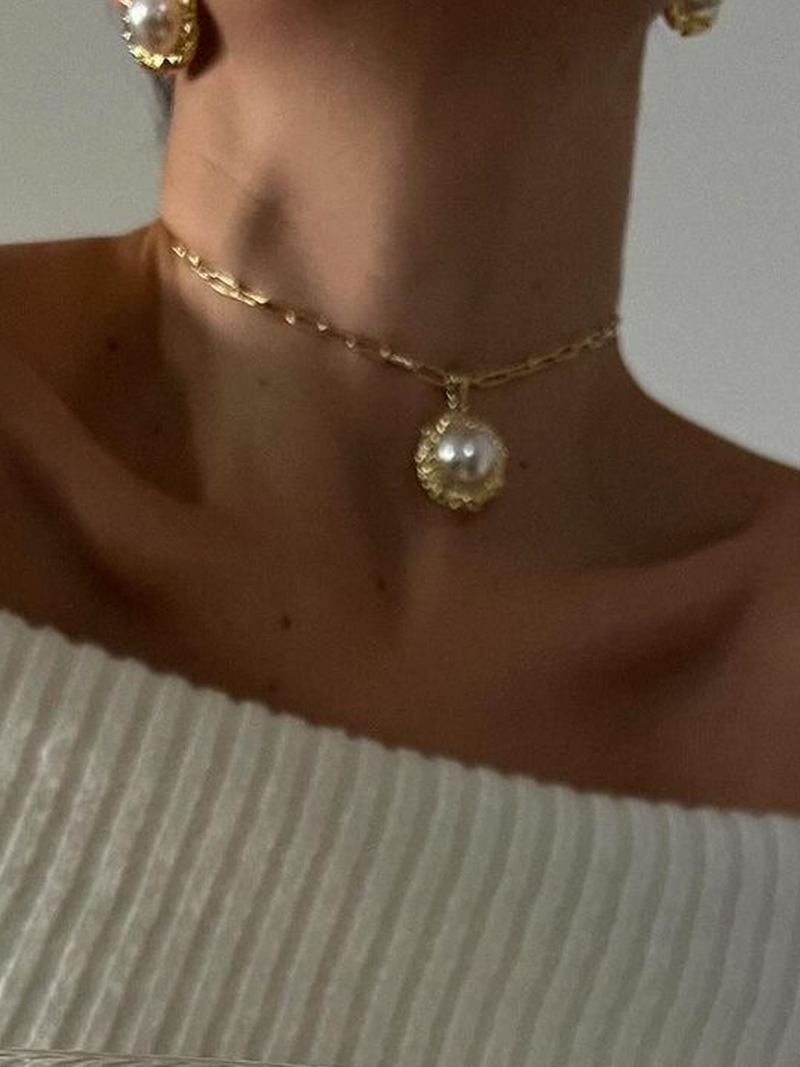 Mina pearl Necklace