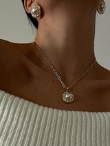 Mina pearl Earring